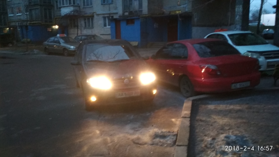 Заміна ламп головного світла 3