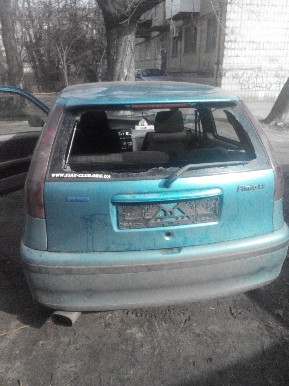 Повертаємо кришку багажника 3