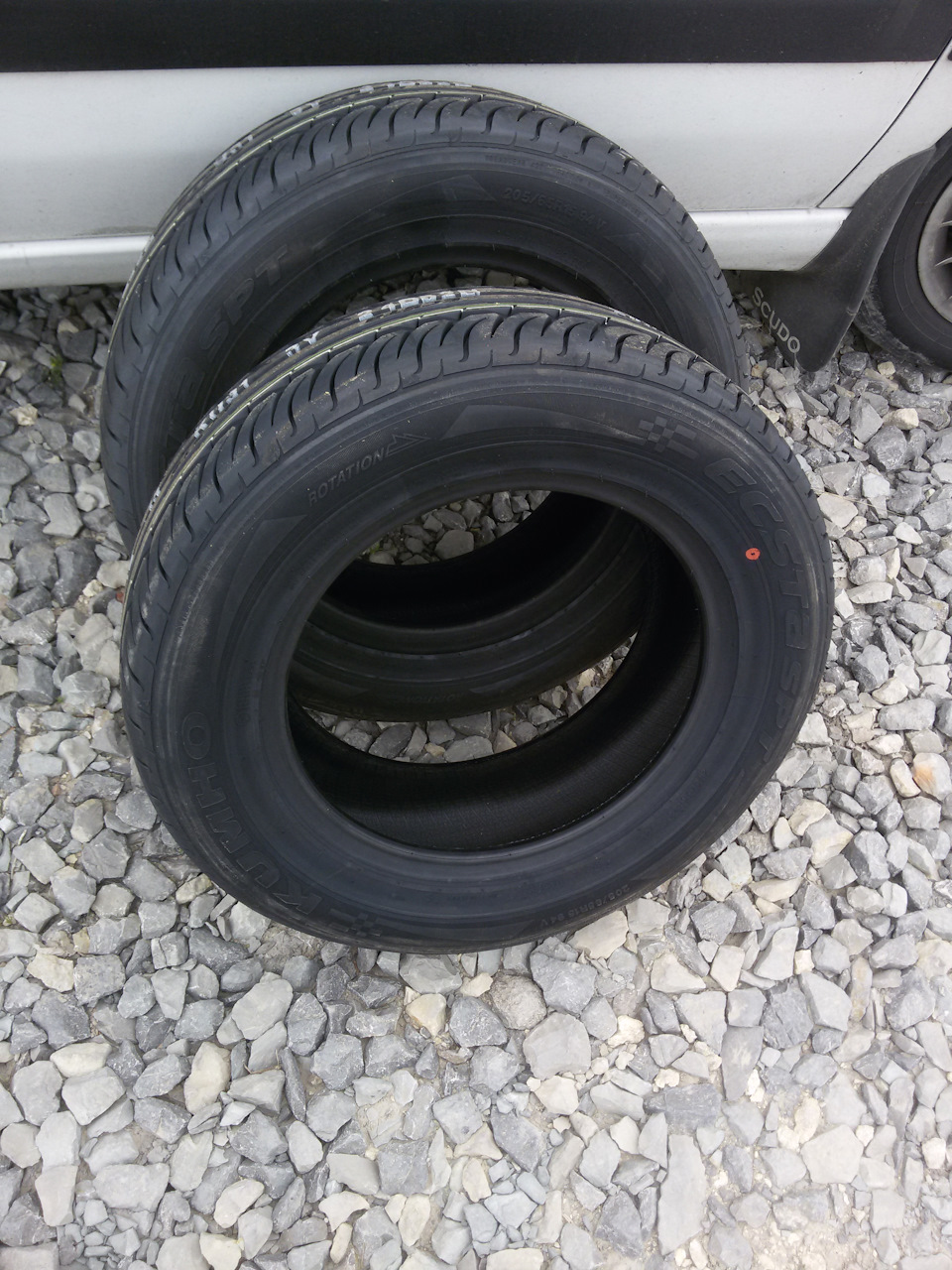Нові тапки Kumho Ecsta 1