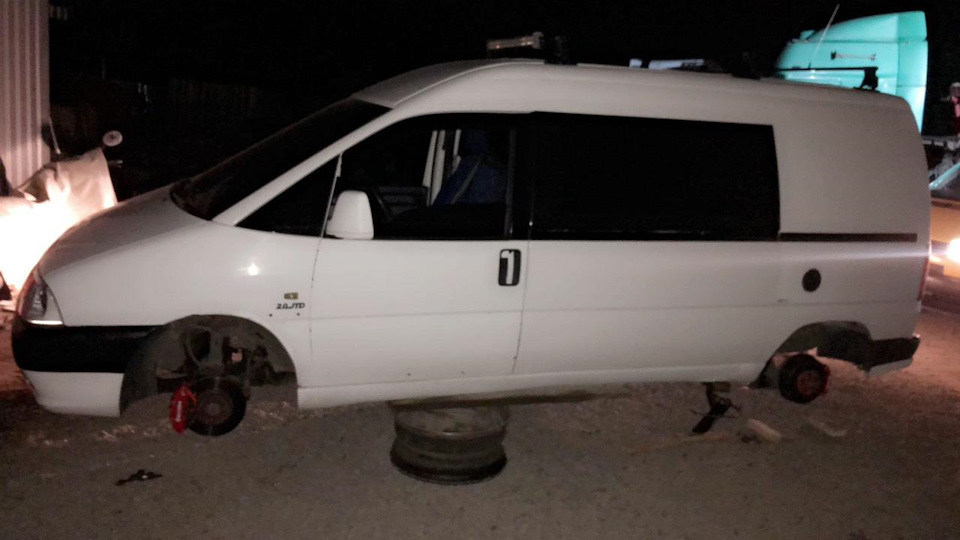 Встановлення накладок Brembo, перед/зад! Fiat Scudo. 3