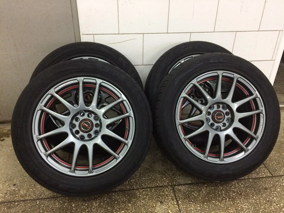 Нові лабутении ! R17 215/45