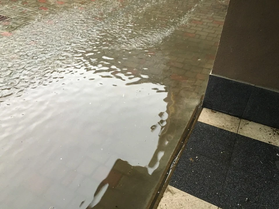 Мало, мало притопило ...