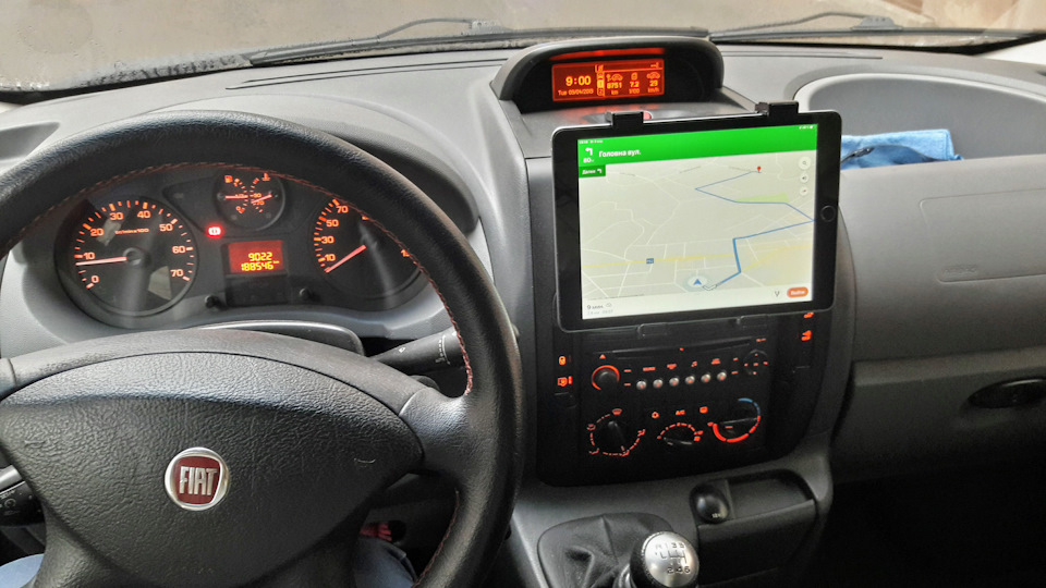 Навігація мені в панель, хочу як у Tesla Model 3)) 2