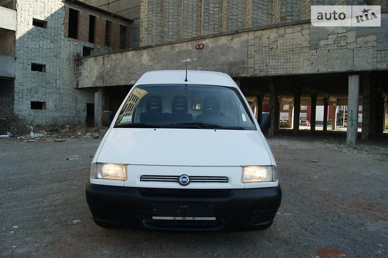 Знайшов фото старого буса Fiat scudo 5