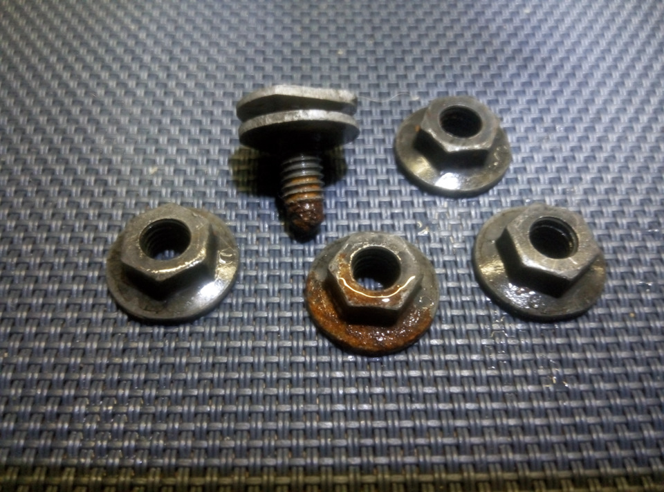 Кнопка багажника Fiat Stilo 5