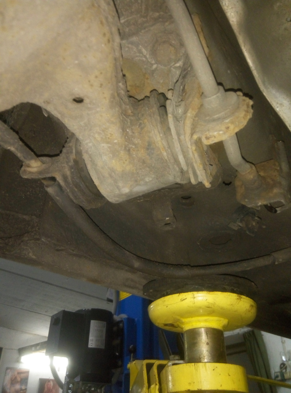 Підвіска задня Fiat Stilo. Заміна сайлентблоків. 3