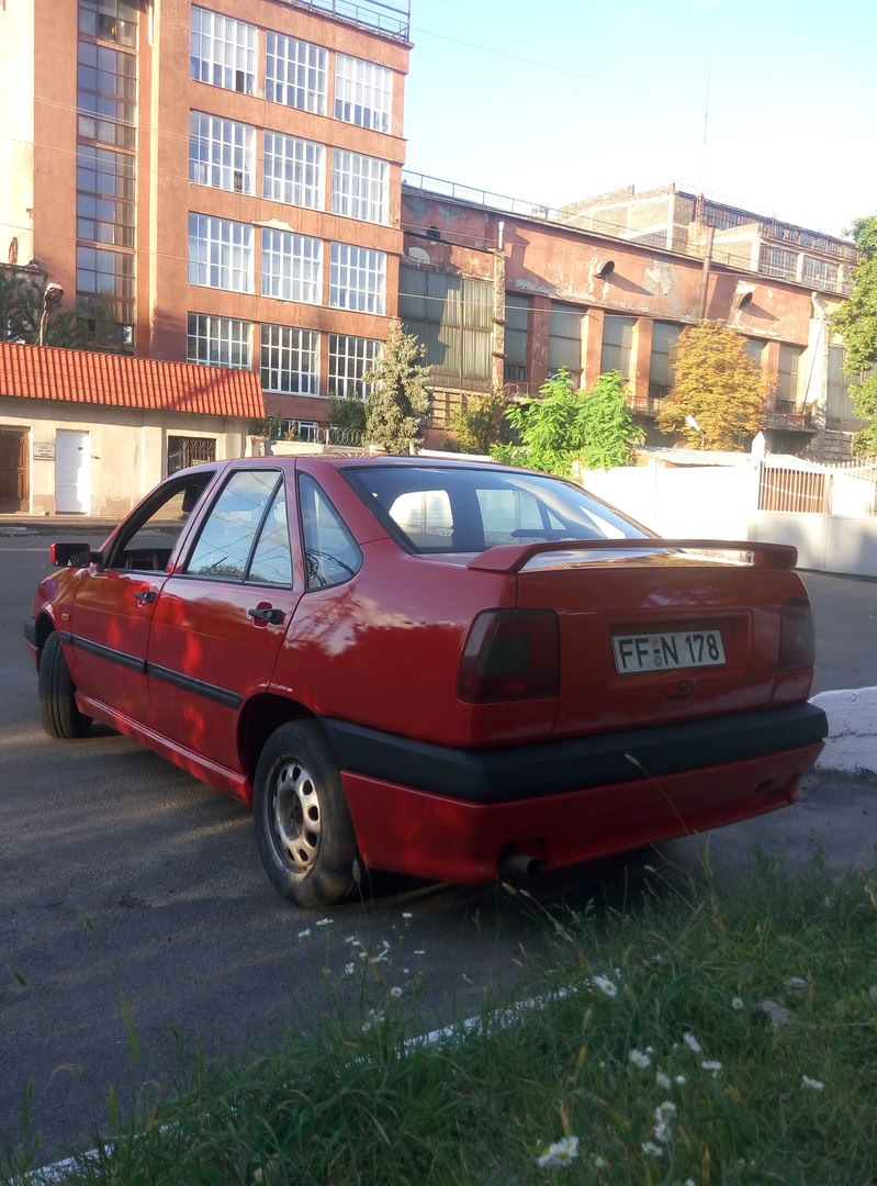 Пофарбували 5