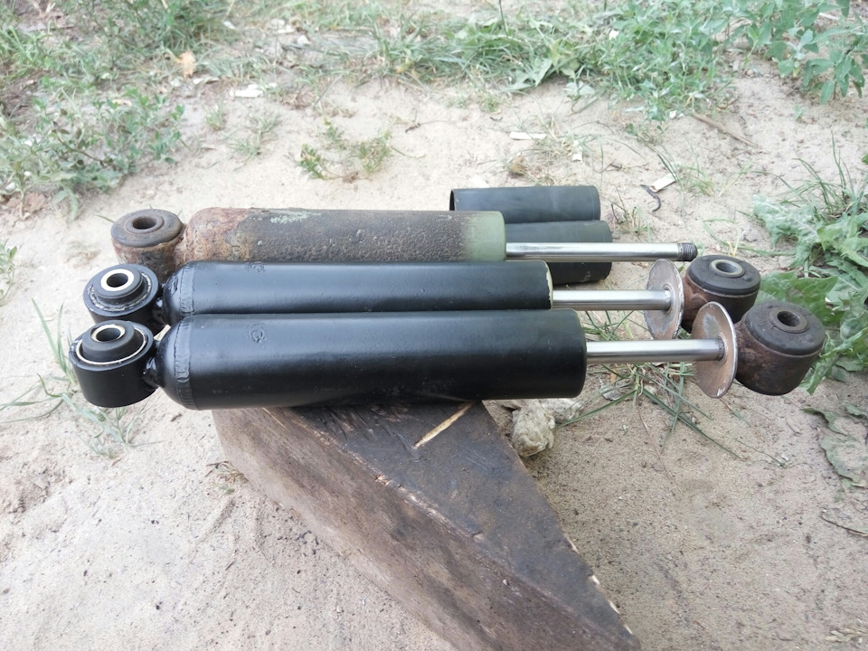 Задні амортизатори 2