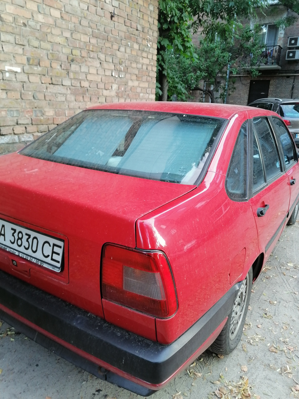 Задня полиця зі шторками 5