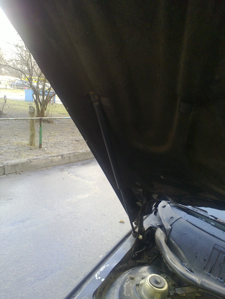 Газліфт капота 2