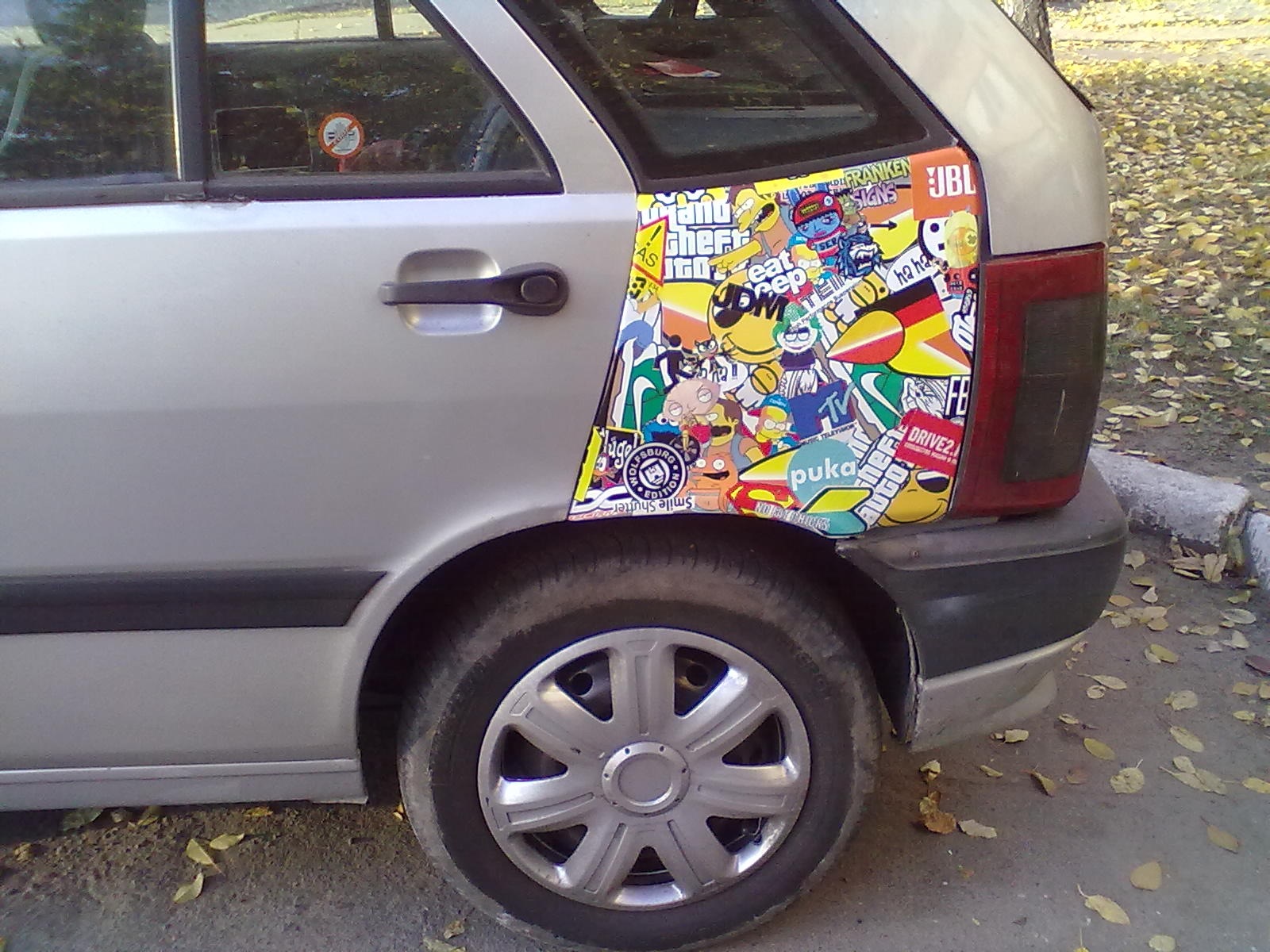 Забомбив і я (sticker bombing) 1