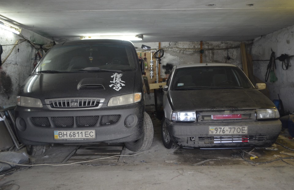 У гаражі 1