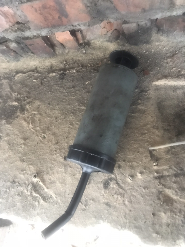 Долив масло в коробку 2