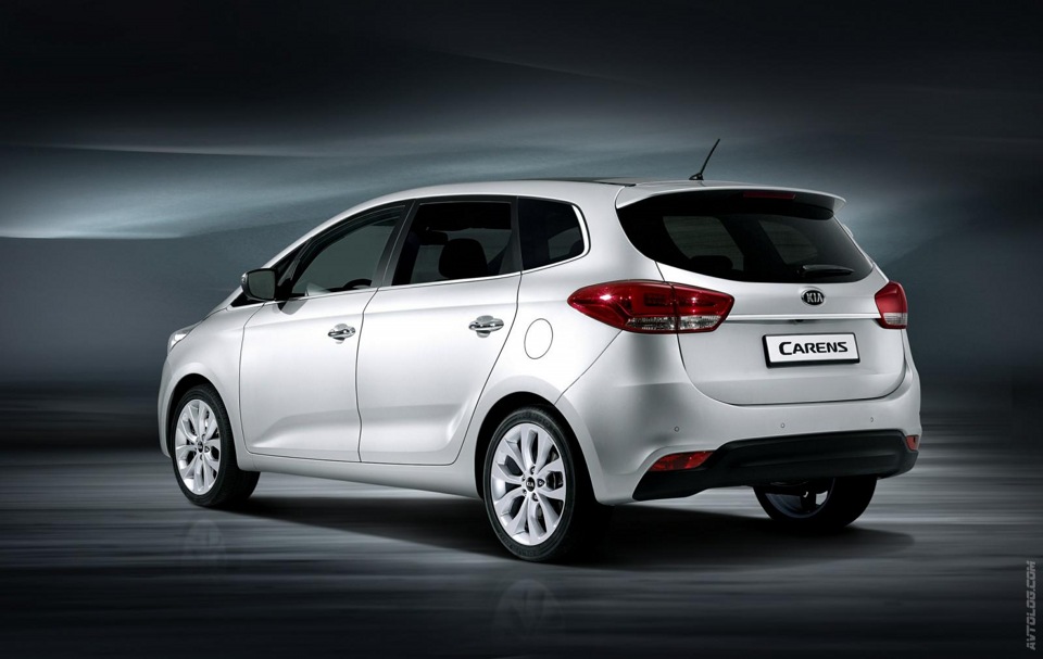 Ідентичність C-Max 2010 та Kia Carens 2012 2