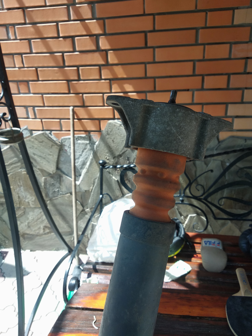 Заміна задніх відбійників амортизатора, старі після покупки авто були в мотлоху. амортизатори, пильовики і опори живі. 5