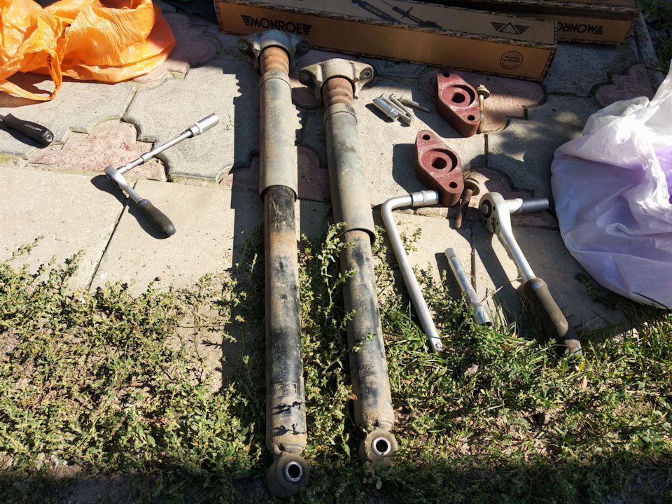 Замінив задні стійки 3