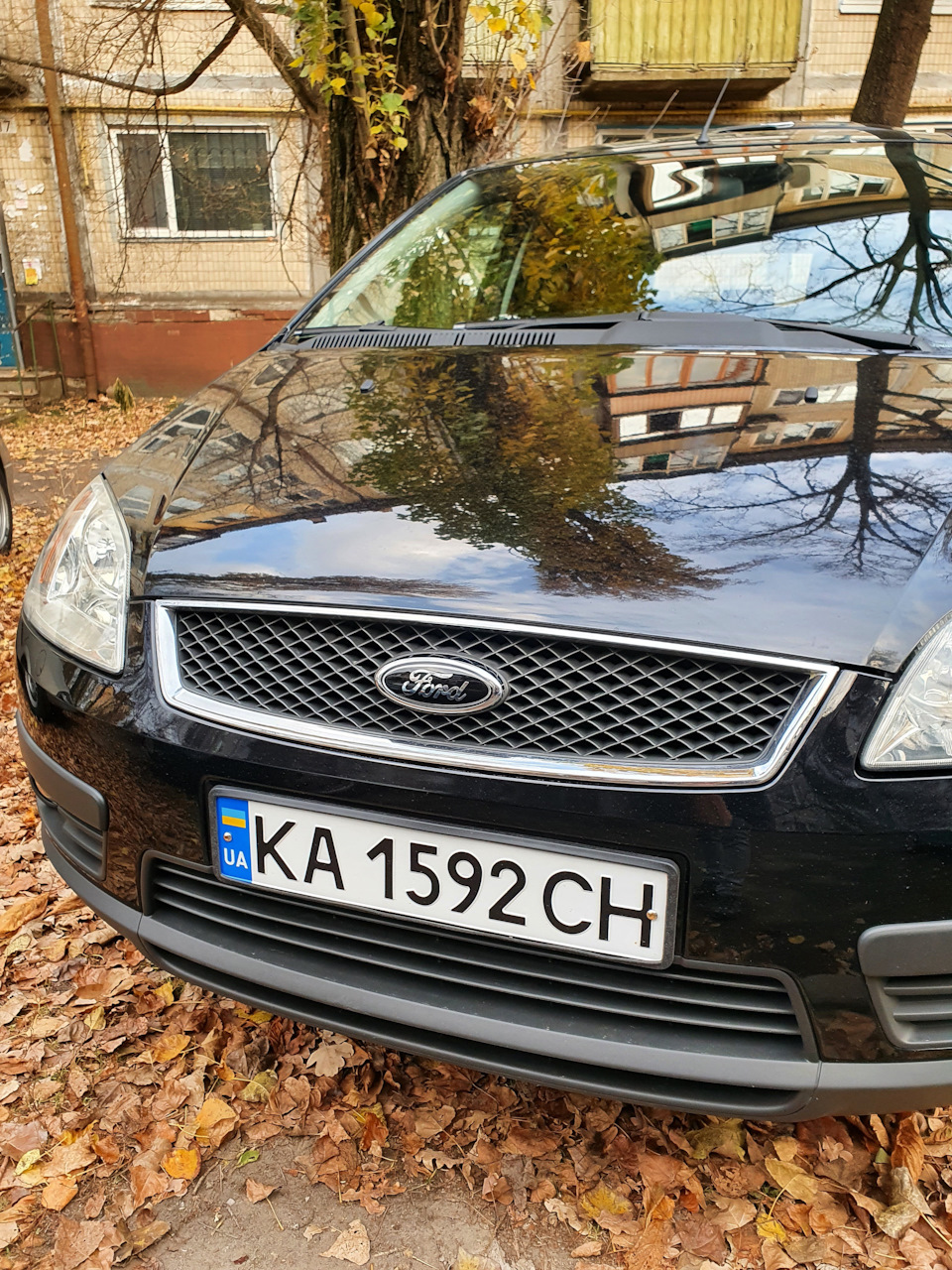 Наклейки на значки, двірник від chery та викидний ключ 4