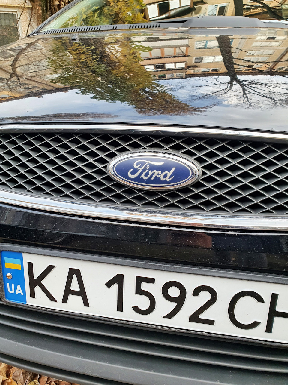 Наклейки на значки, двірник від chery та викидний ключ 3