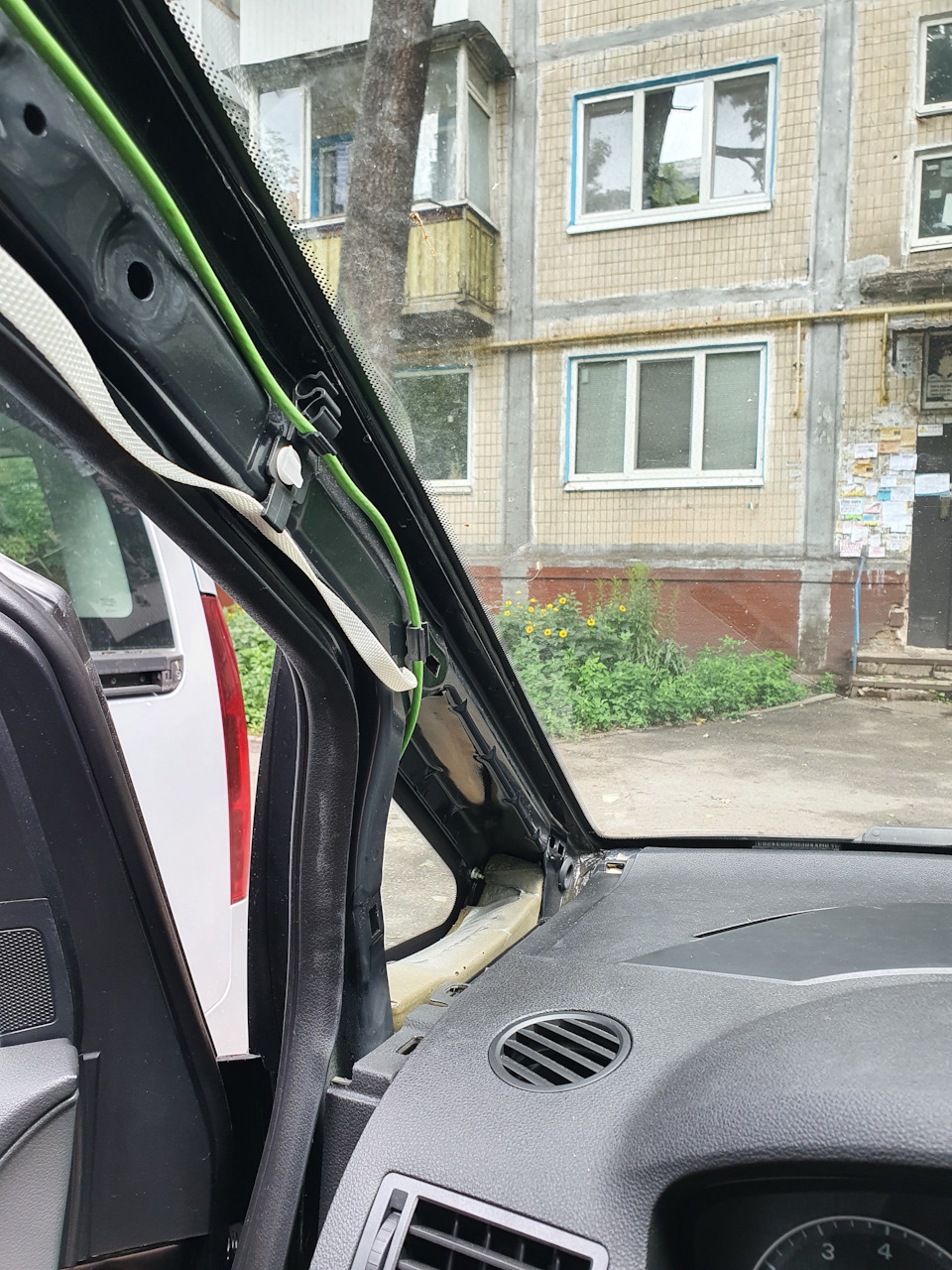 Віброізоляція бардачка торпеди, стійок 5