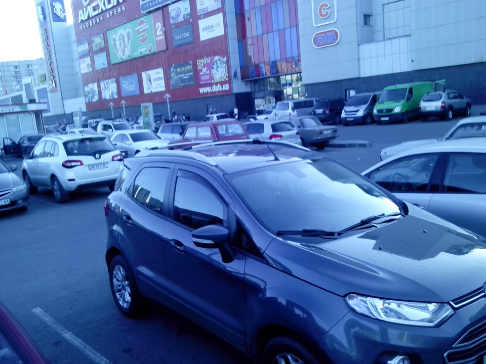 Поставив рейлінги на дах заводський. 1