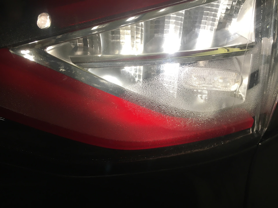 Проблема деяких Ford Edge. Конденсат у задніх ліхтарях. 4