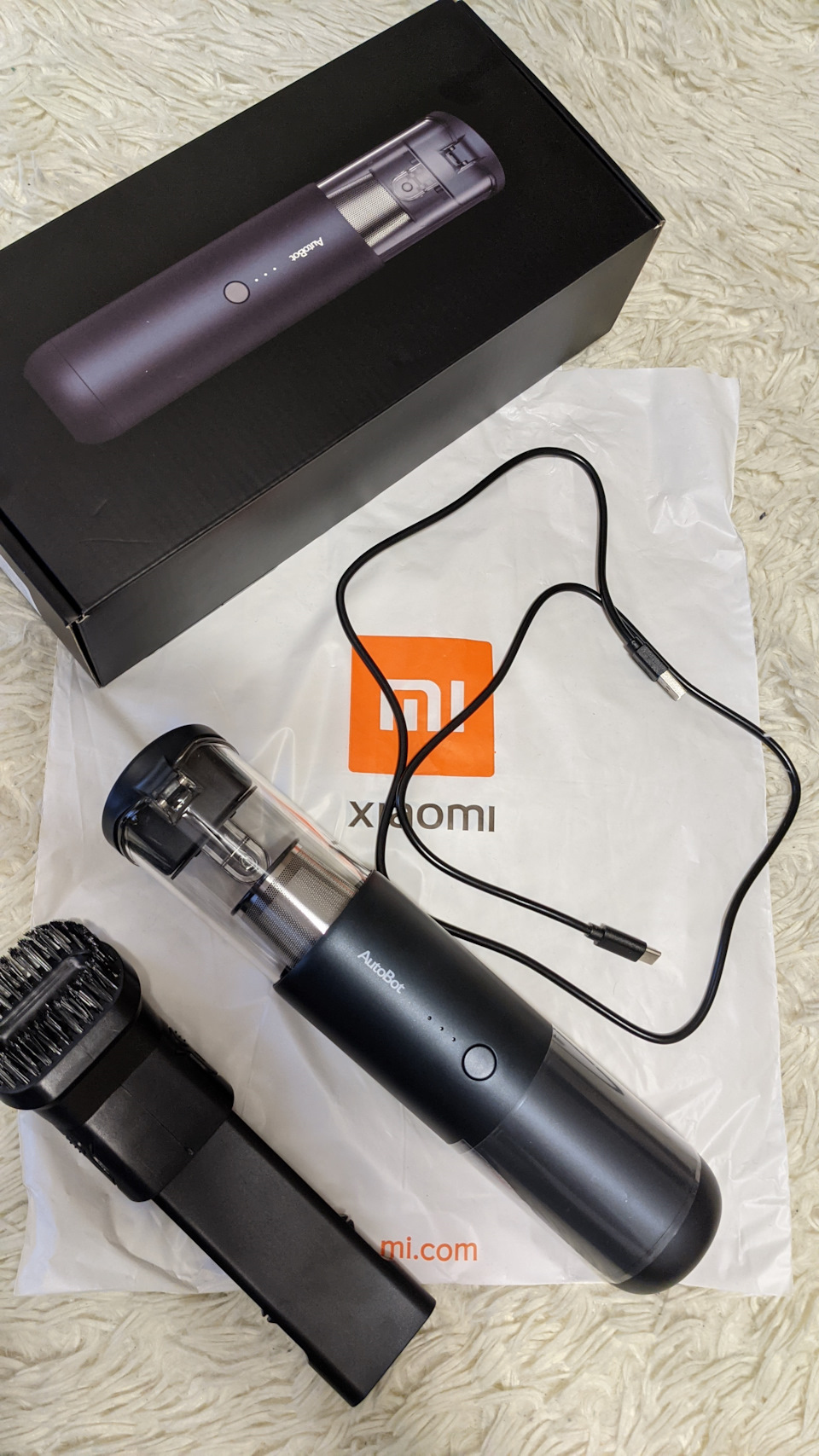 23 лютого або тестуємо авто пилосос Xiaomi AutoBot VX Portable Vacuum Cleaner 1