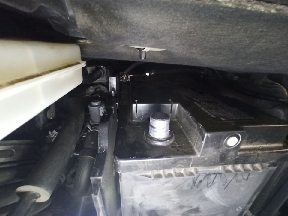 Заміна АКБ Ford Escape 17 4