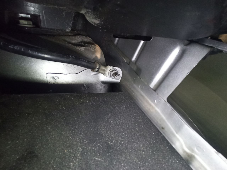 Заміна АКБ Ford Escape 17 2
