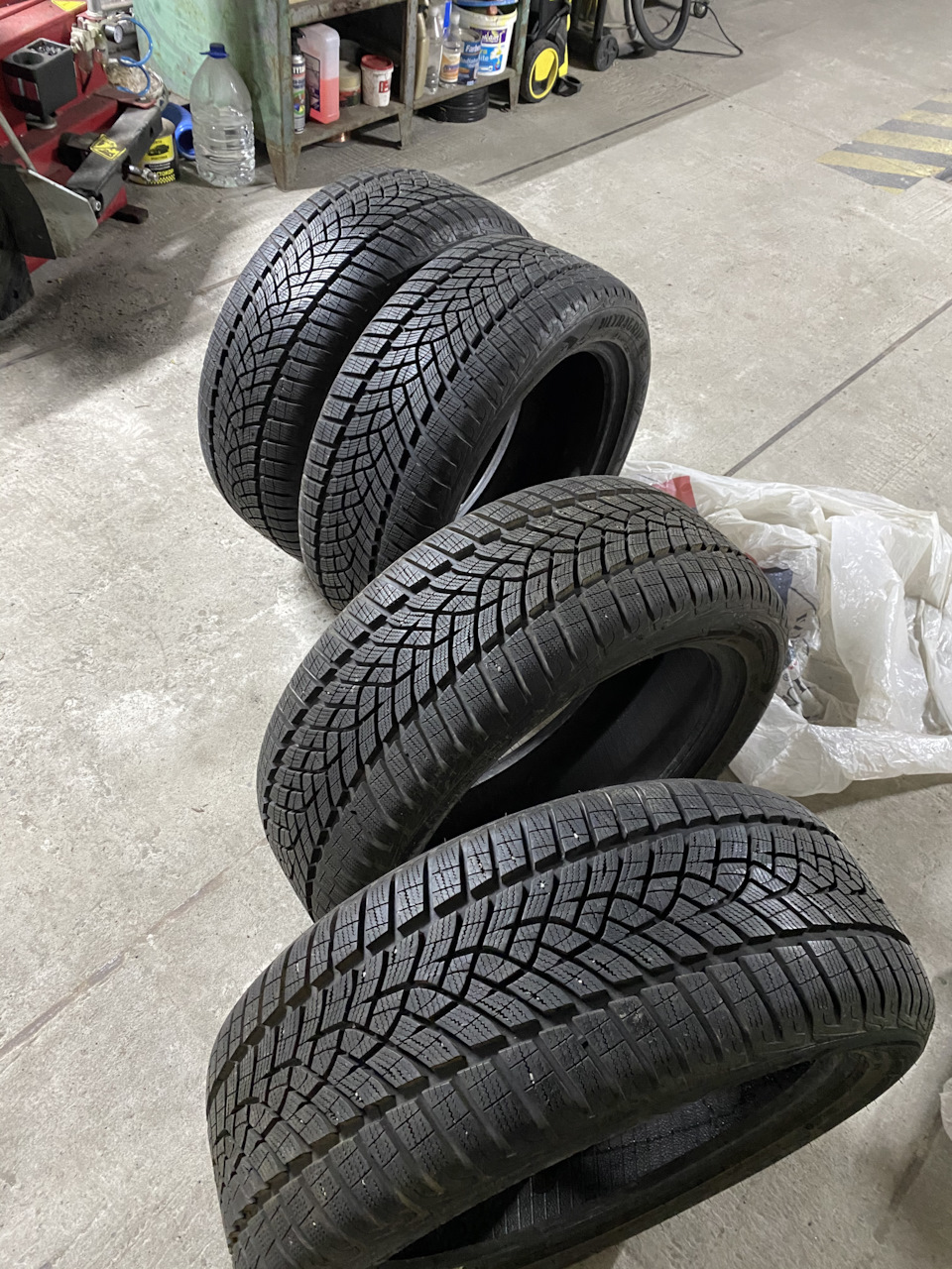 Зимові шини Goodyear UltraGrip Ice SUV G1 1
