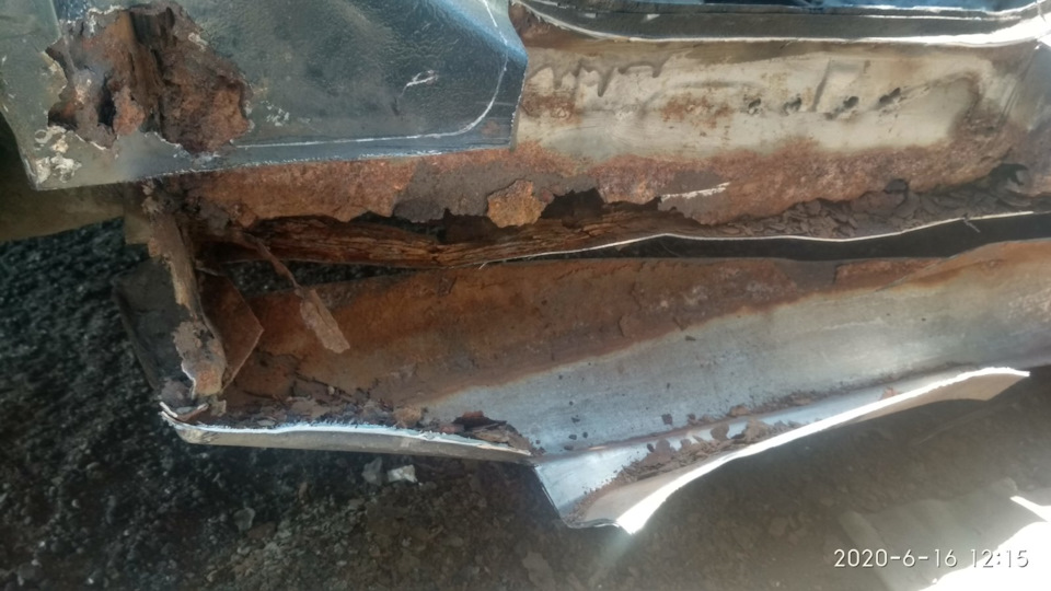 Відірвало балку і помчало 3