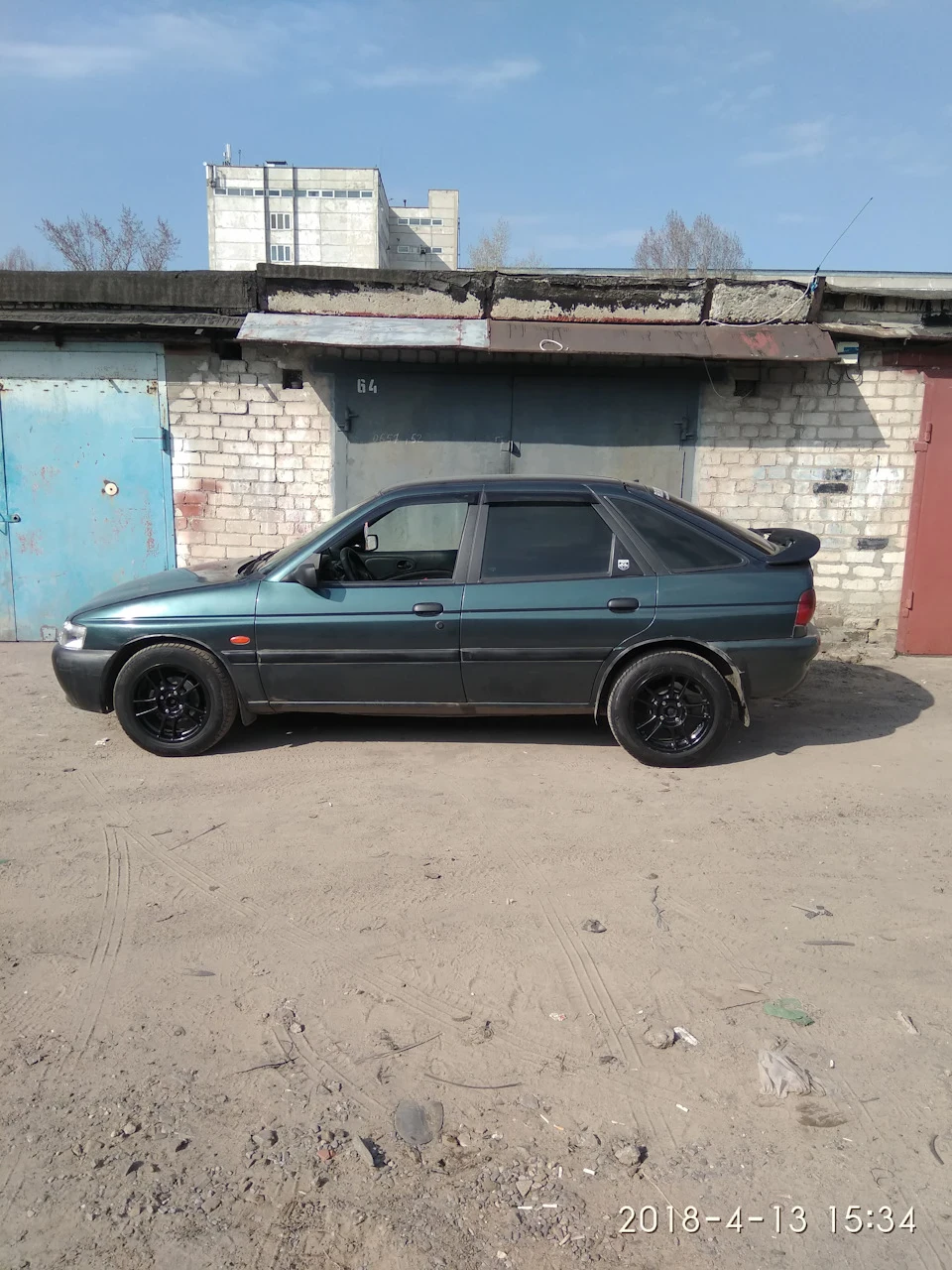 Продам малюкові в добрі руки