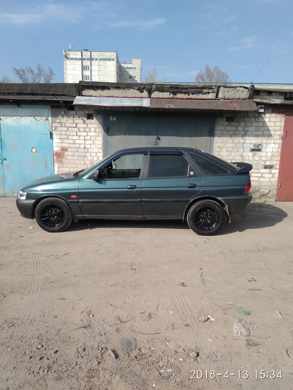 Продам малюкові в добрі руки 1