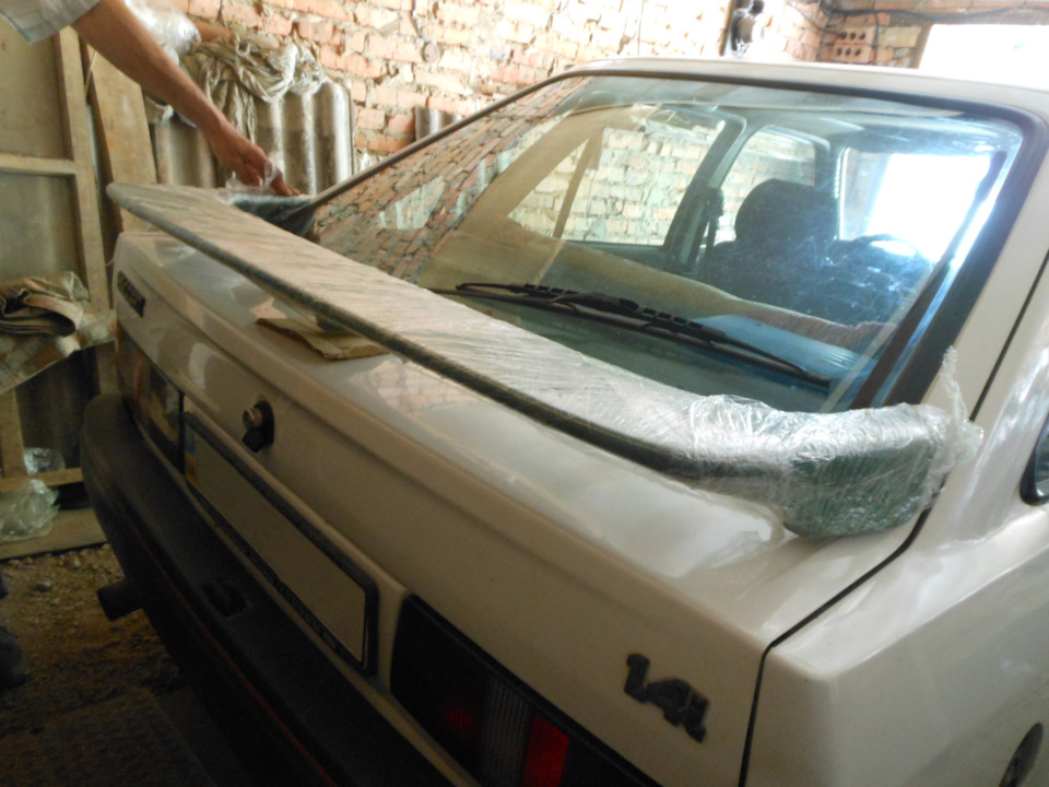 Спойлер XR3i або RS Turbo 2