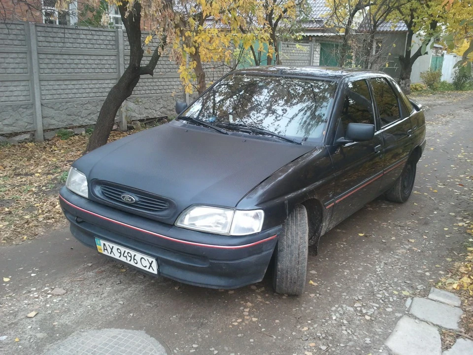 Поїхав фордик(