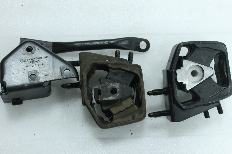 Нова подушка двигуна встановлена ​​(Ford 6610300) 1
