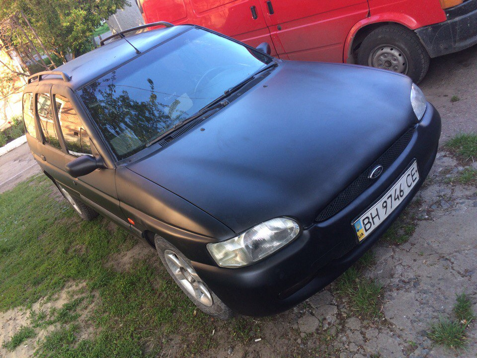 Чорний мат - мазафака Ford Escort 1