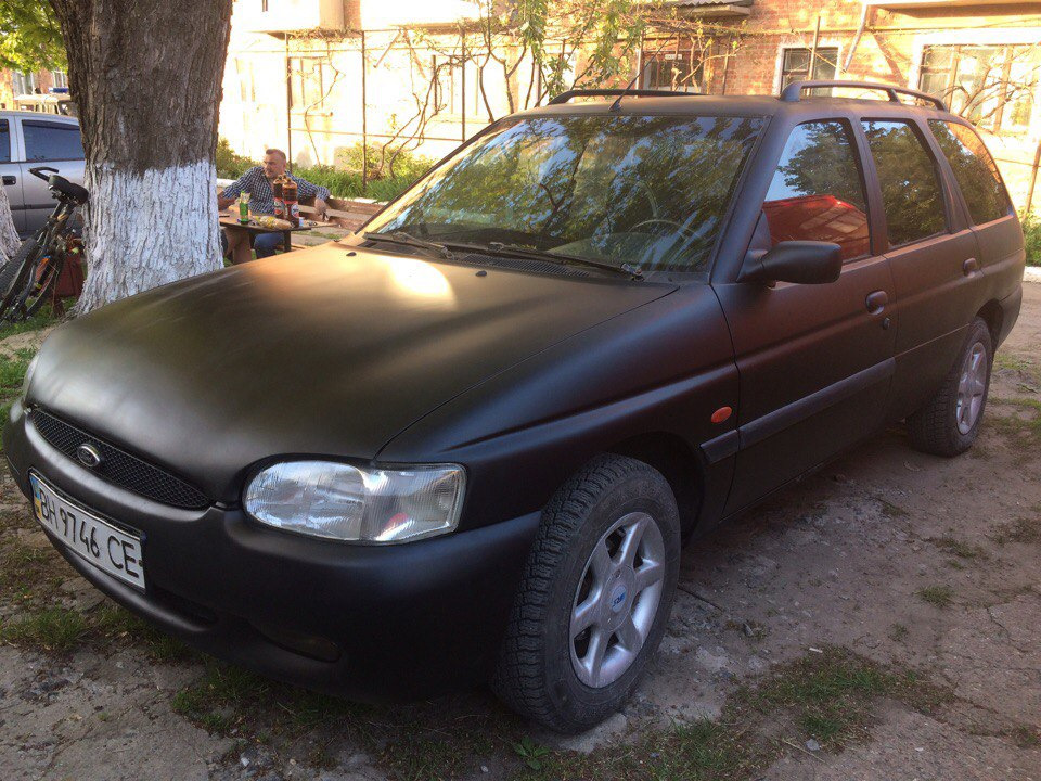Чорний мат - мазафака Ford Escort 5