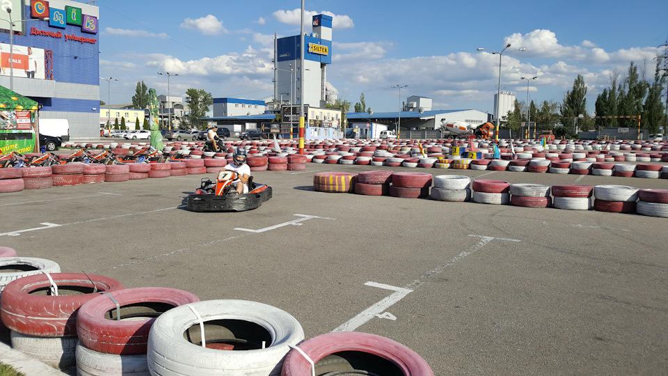 Ганяємо на треку, але поки не на ескорті)))) 2