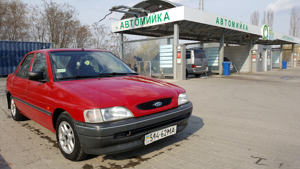 Заїхав на мийку-самообслуговування 1