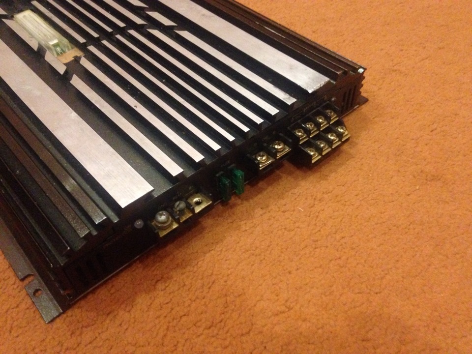 Музика. Частина 2. Підсилювач 1600w Maximum Power та Сабвуфер Magnat 500w 2