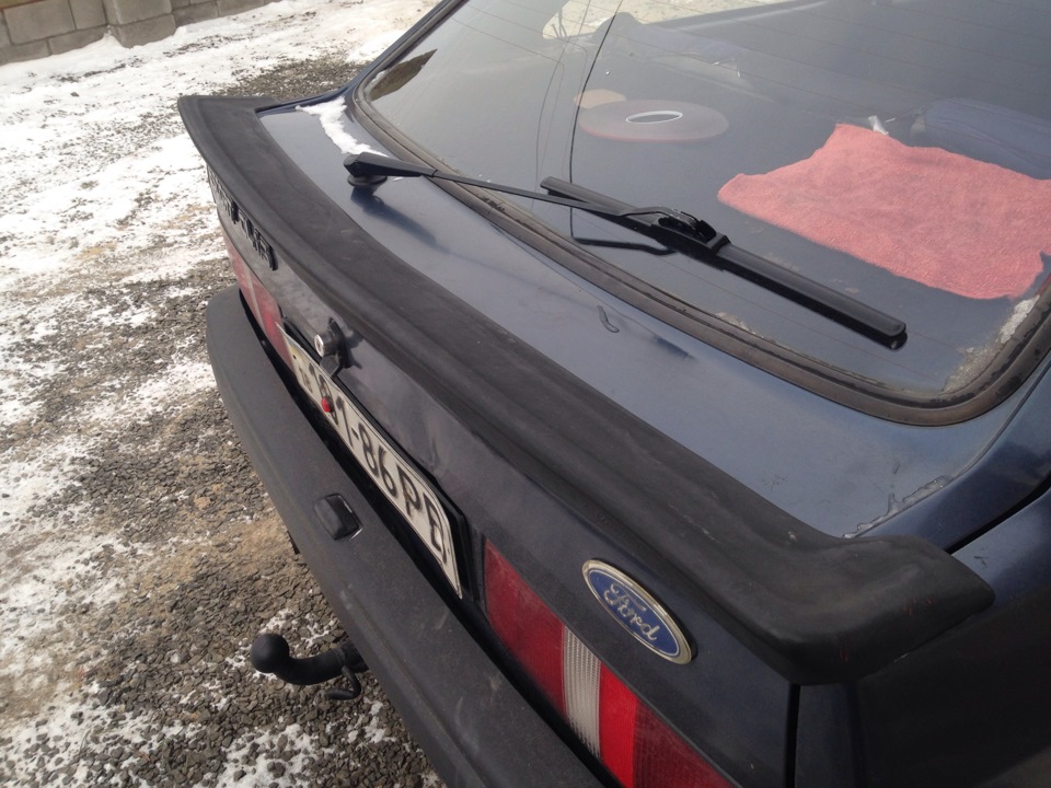 Спойлер Escort оригінал 1