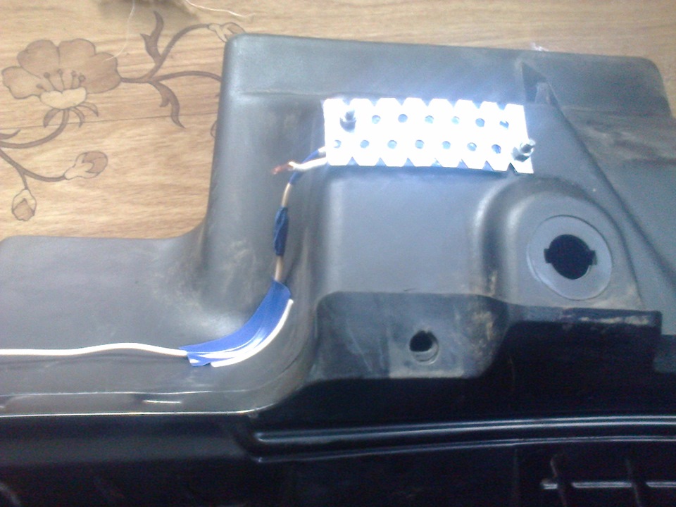 LED підсвічування бардачка 5