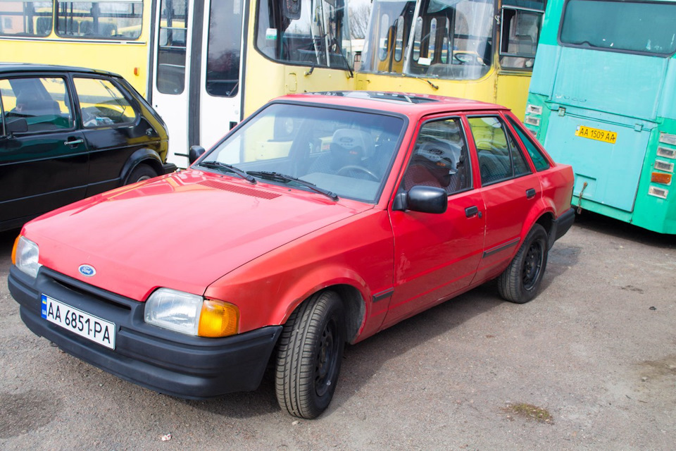 Міні зустріч клубу #RetroCarsKyiv у гостях у #Кофейбус 2