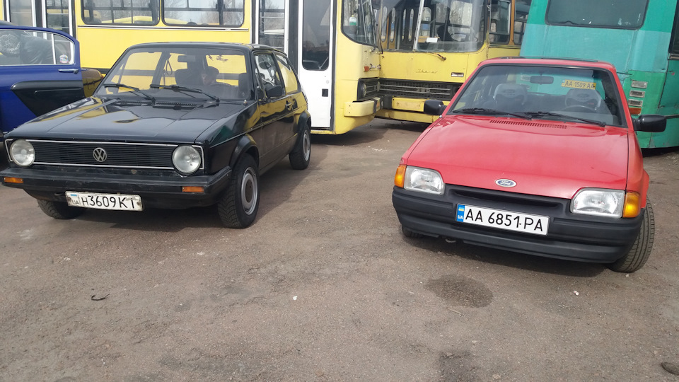 Міні зустріч клубу #RetroCarsKyiv у гостях у #Кофейбус 5