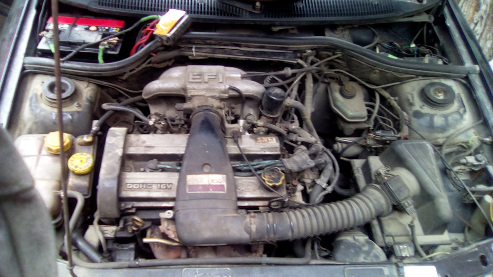 двигун DOHC 1.8 v16 - форд ескорт 1