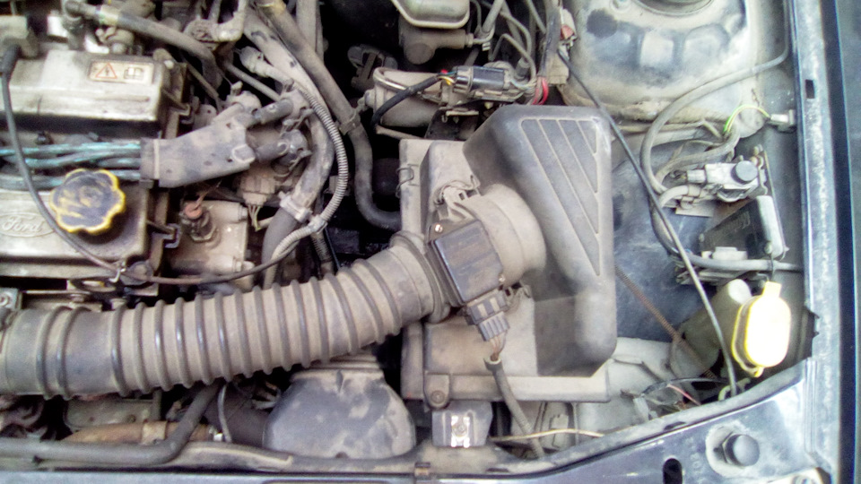 двигун DOHC 1.8 v16 - форд ескорт 3
