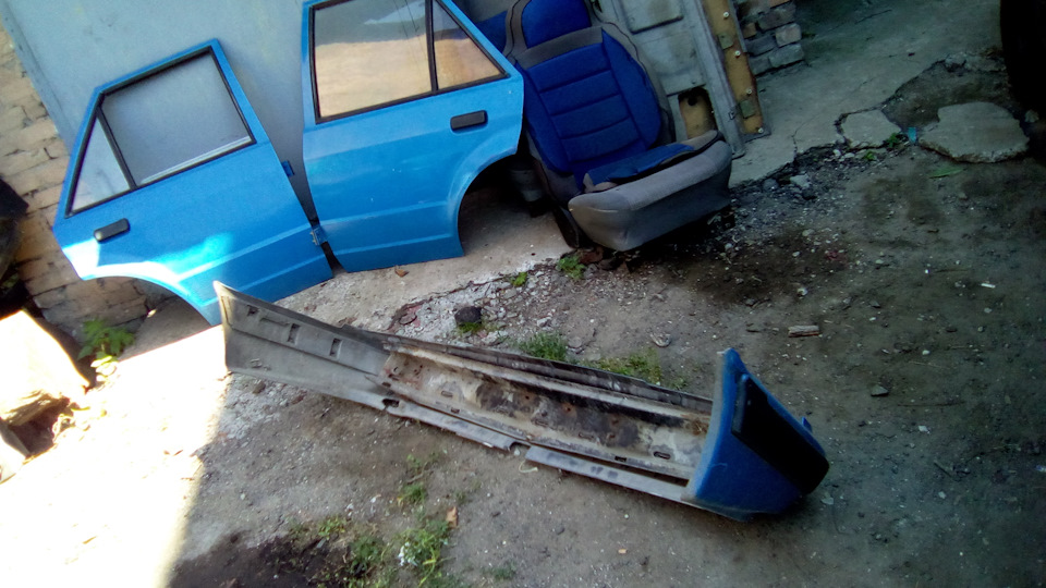продам частини кузова, форд ескорт 3