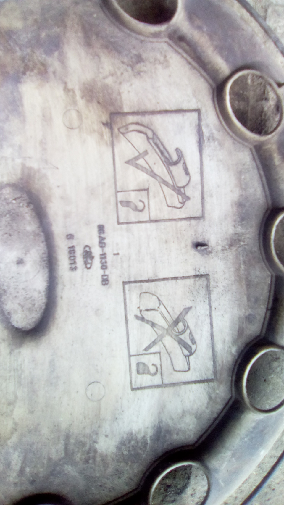 продам фордовський ковпак на колесо r -13 4