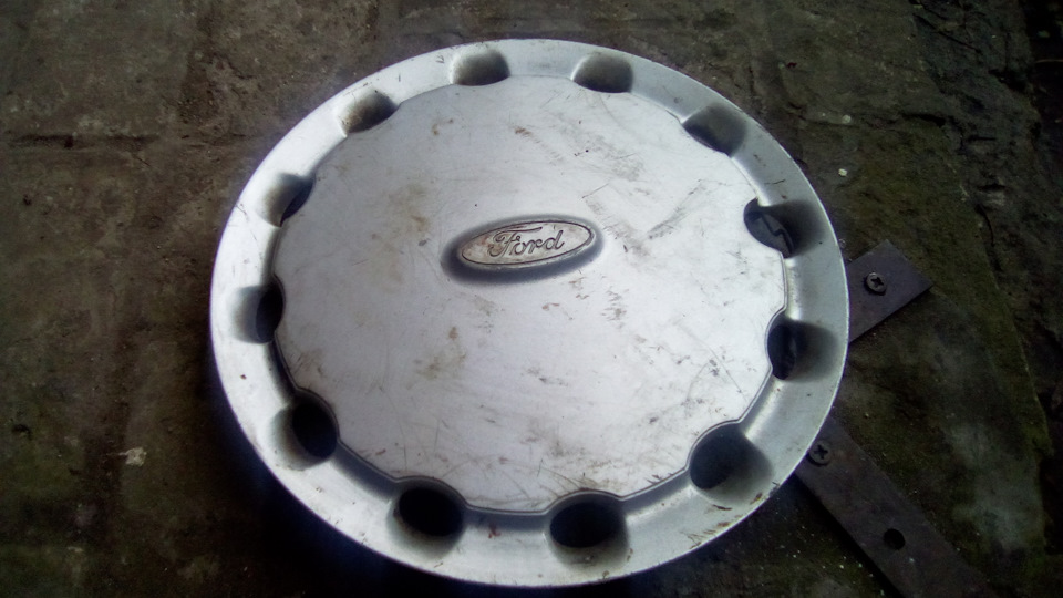 продам фордовський ковпак на колесо r -13 2