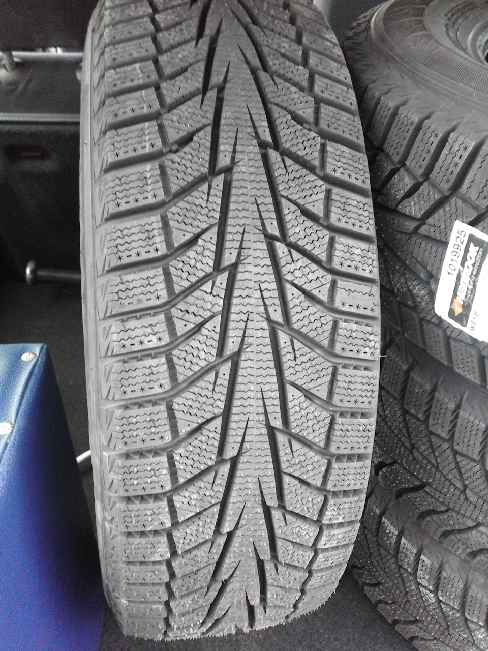 Підготовка до зими: зимова гума Hankook Winter I*Cept iZ2 W616 185\65\r14 90T 2